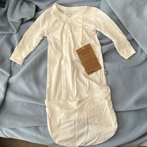 (NWT) Kyte Baby newborn sleeper